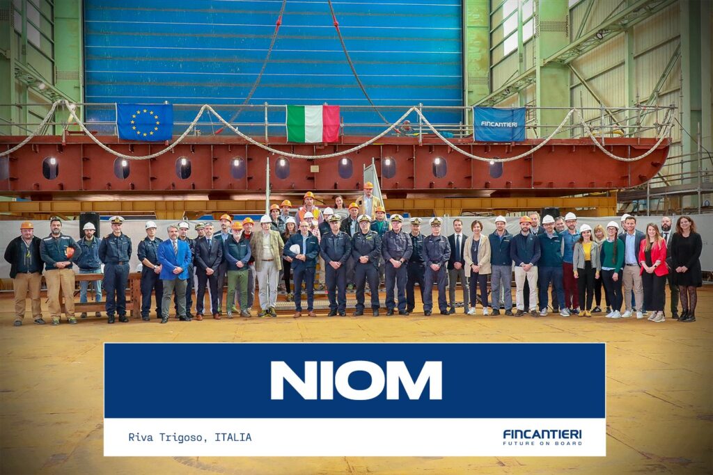 وضع عارضة السفينة البحرية الإيطالية الجديدة لعلوم المحيطات المائية (NIOM)